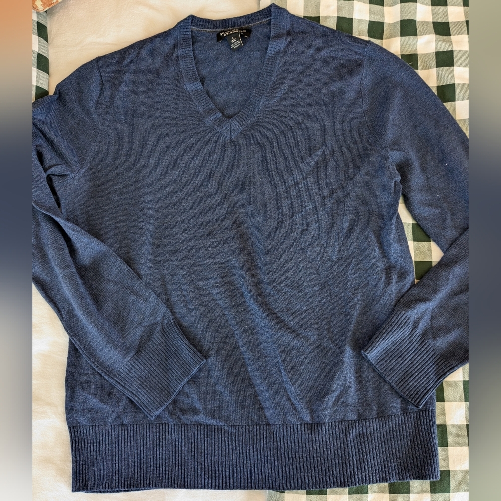 Banana Republic v-neck men's sweater